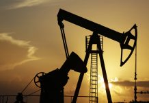 Dầu tiếp tục tăng nhờ dữ liệu kinh tế Mỹ tích cực giá dầu