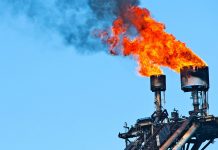 Dầu WTI về sát mốc 100 USD/thùng do lo ngại về kinh tế