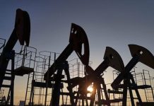 Giá xăng dầu hôm nay 13/5: Tăng, giảm trái chiều