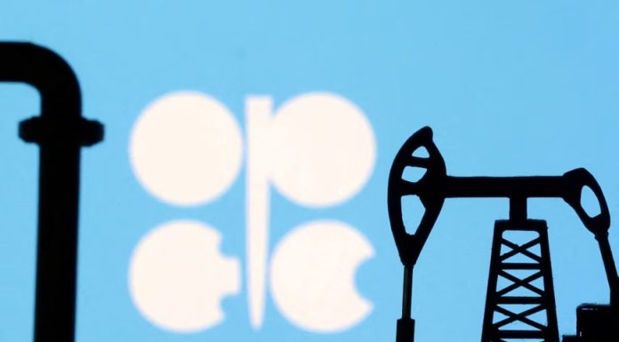 Giá xăng dầu hôm nay (6-2): Giảm mạnh